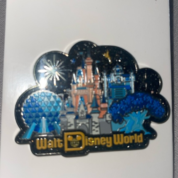 Disney World four parks pin new - Picture 2 of 4